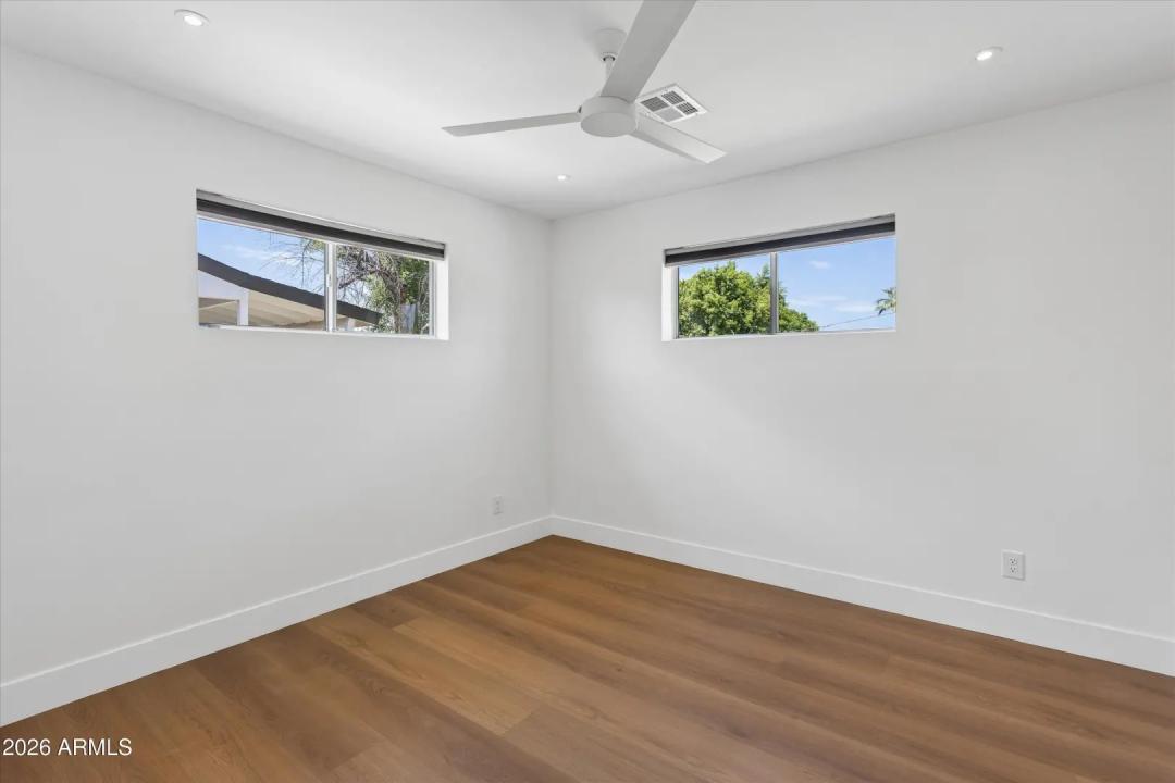 Real Estate Picture 18