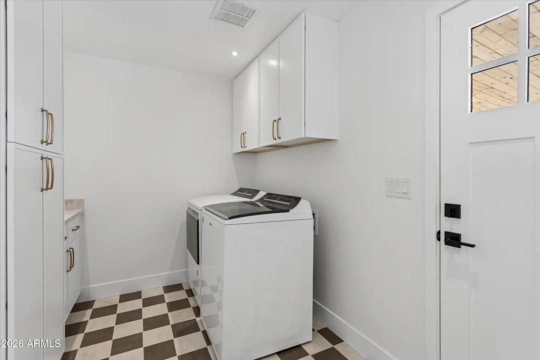 Real Estate Picture 23