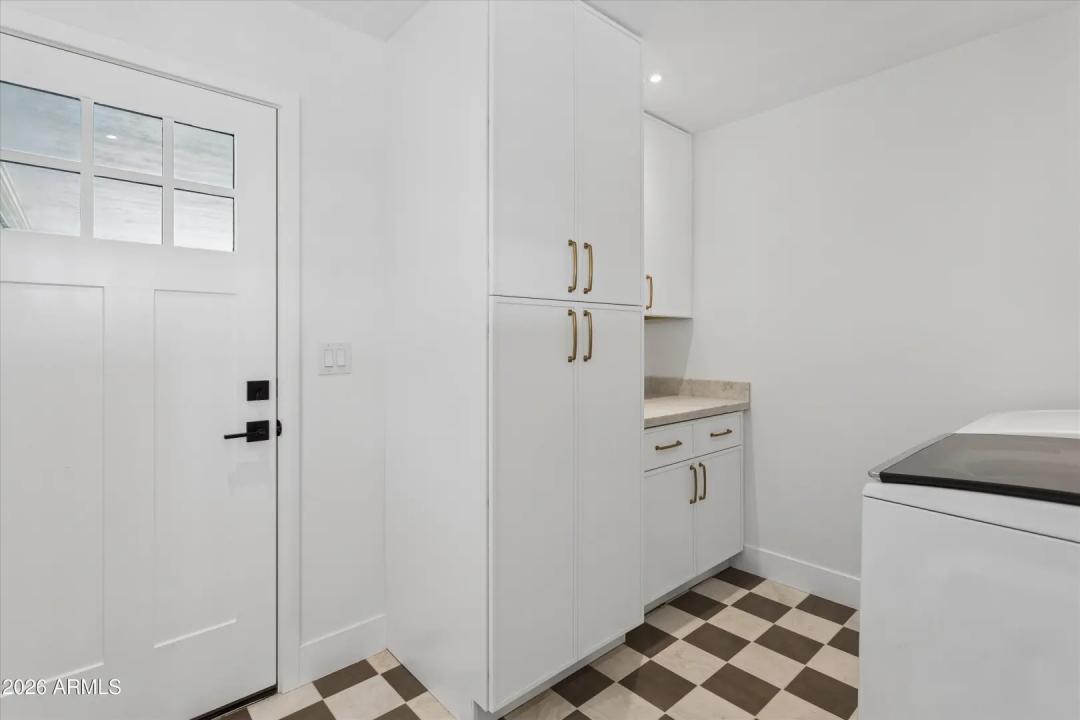 Real Estate Picture 24