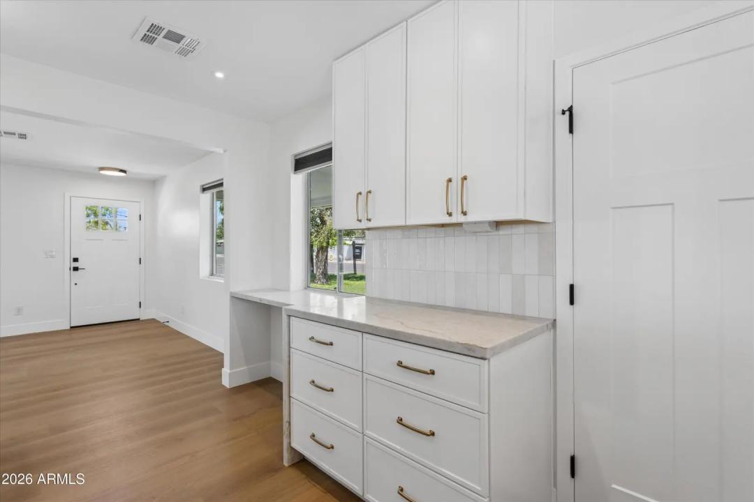 Real Estate Picture 13