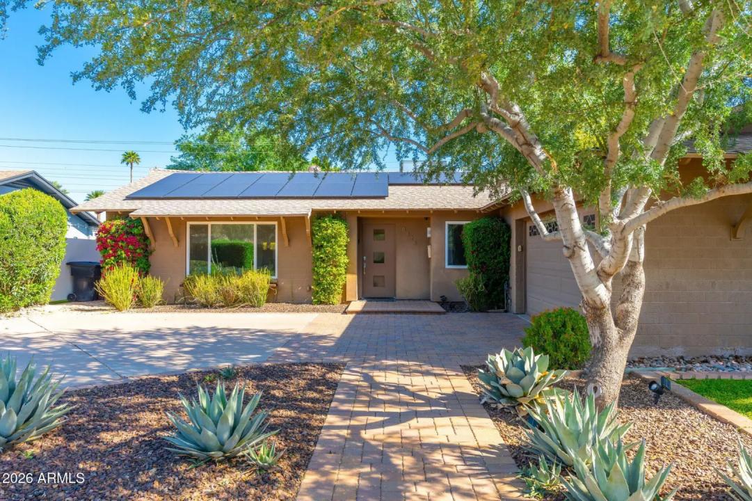Real Estate Picture 3