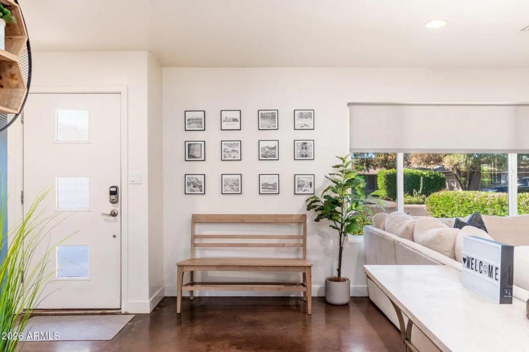 Real Estate Picture 4