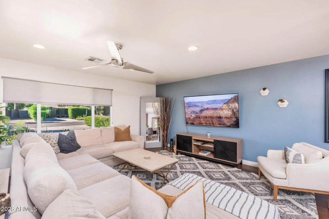 Real Estate Picture 5