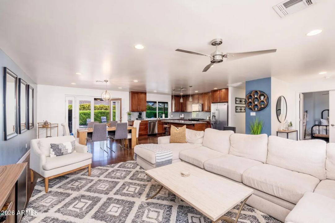 Real Estate Picture 8
