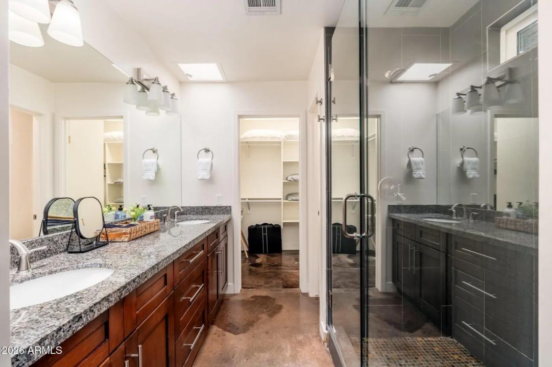 Real Estate Picture 24
