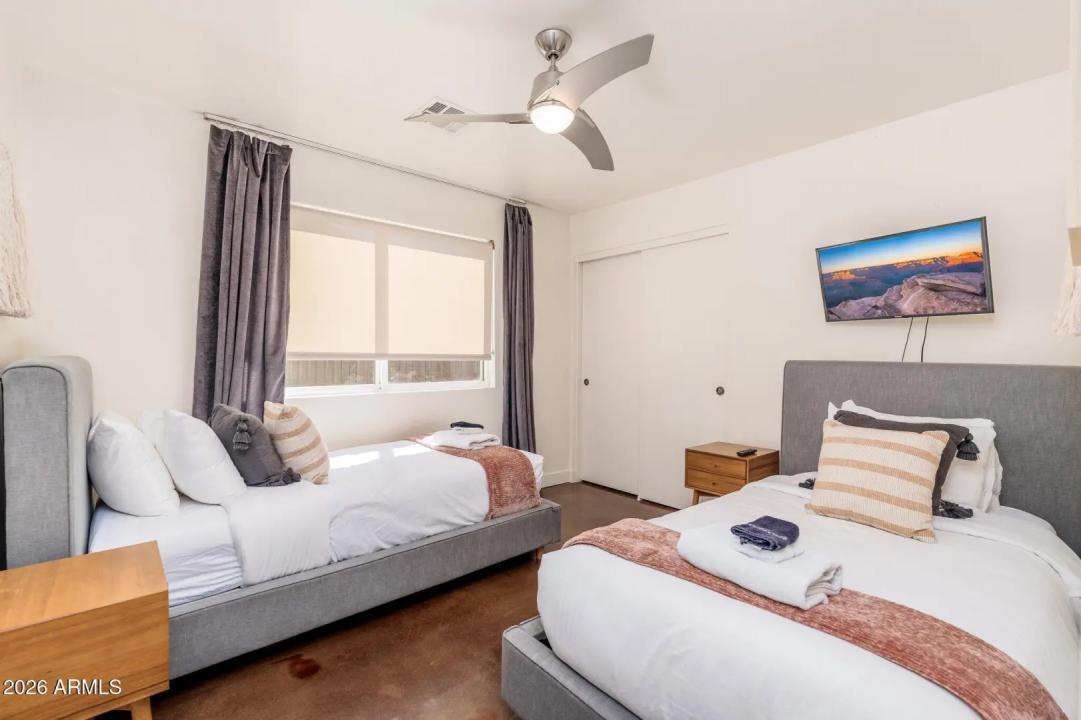 Real Estate Picture 33