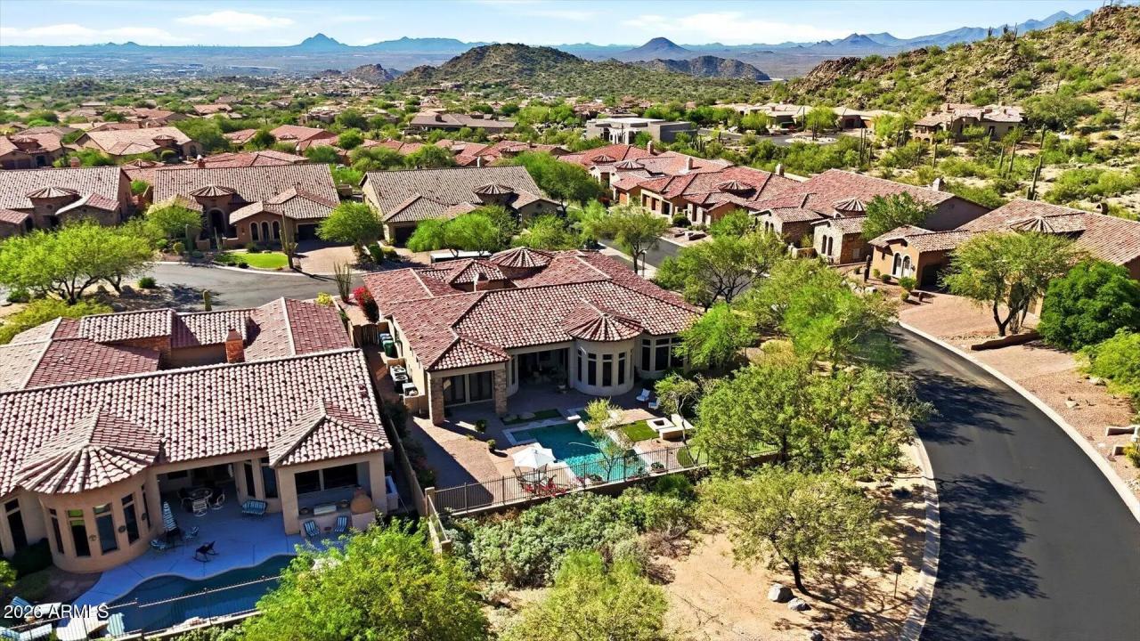 Real Estate Picture 3