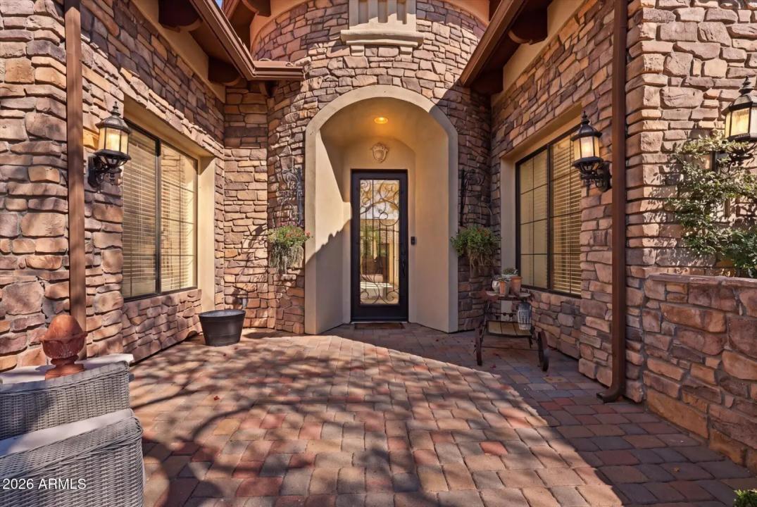 Real Estate Picture 6