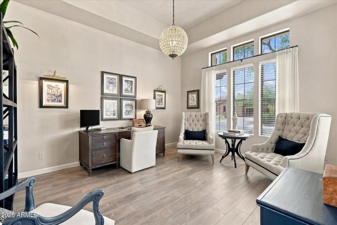 Real Estate Picture 8