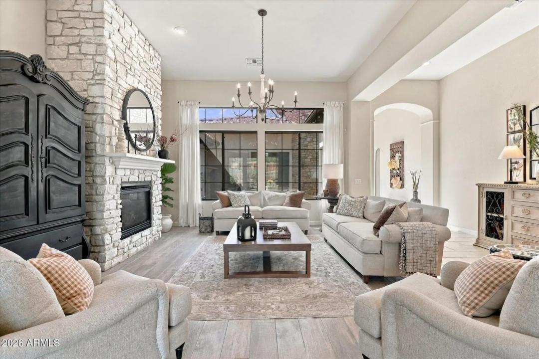 Real Estate Picture 13