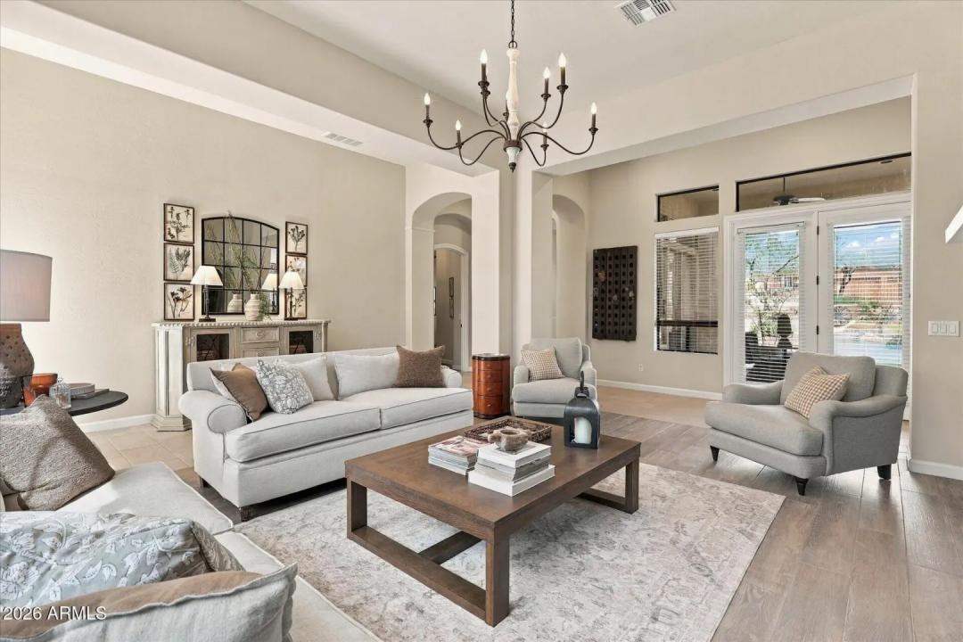 Real Estate Picture 14
