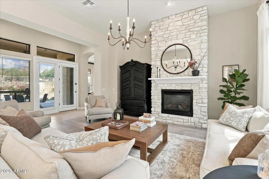Real Estate Picture 15