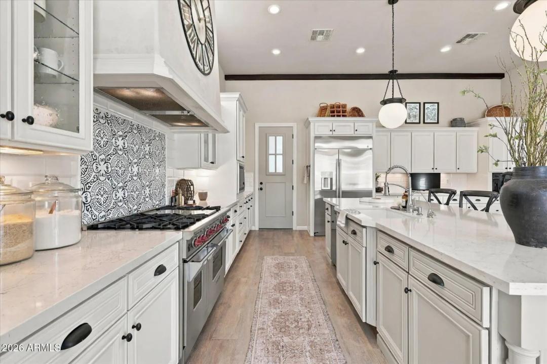 Real Estate Picture 25