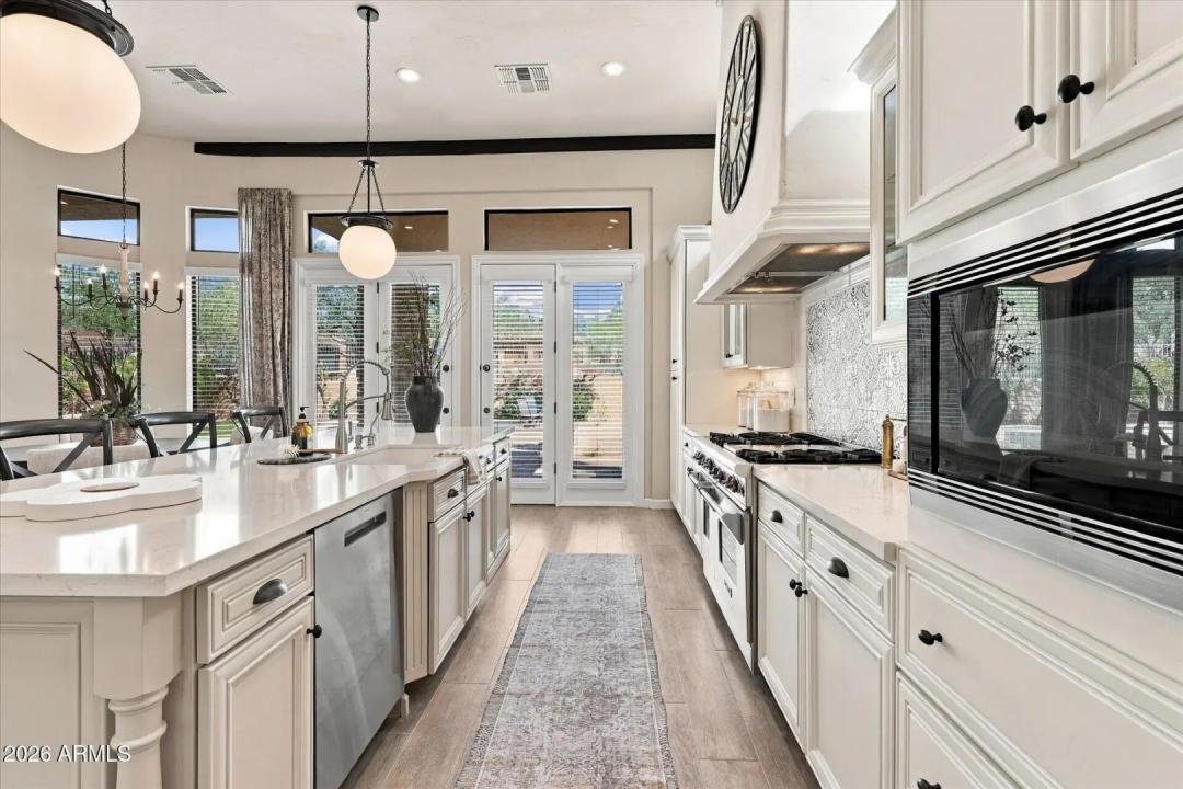 Real Estate Picture 28