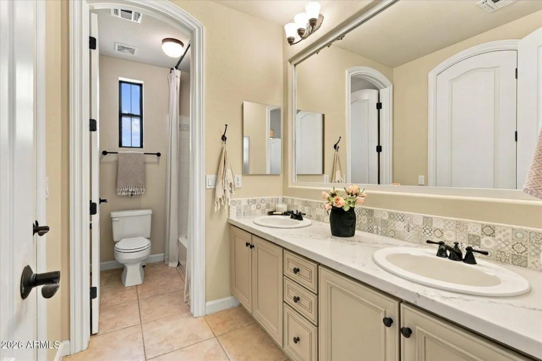 Real Estate Picture 48