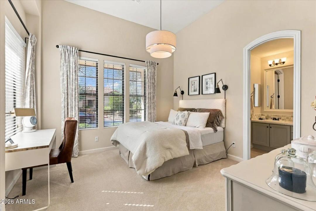 Real Estate Picture 50