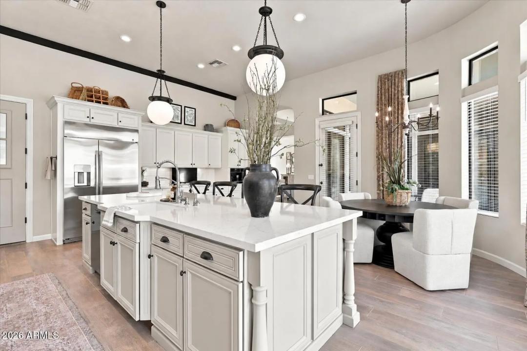 Real Estate Picture 24