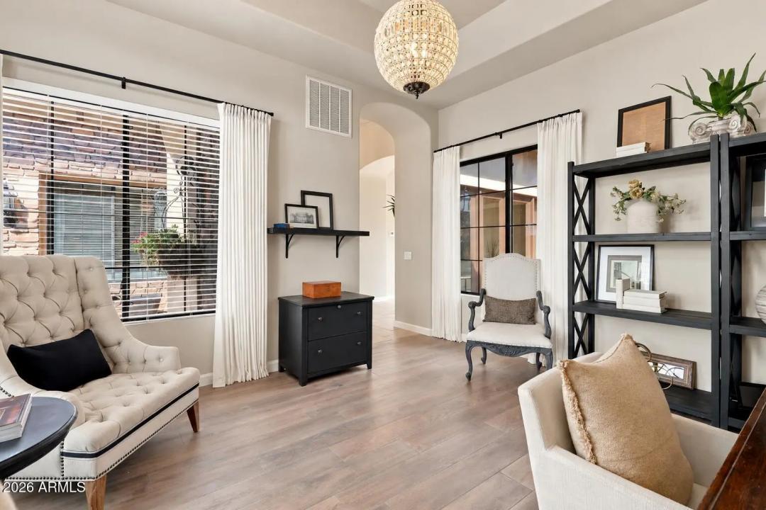 Real Estate Picture 10