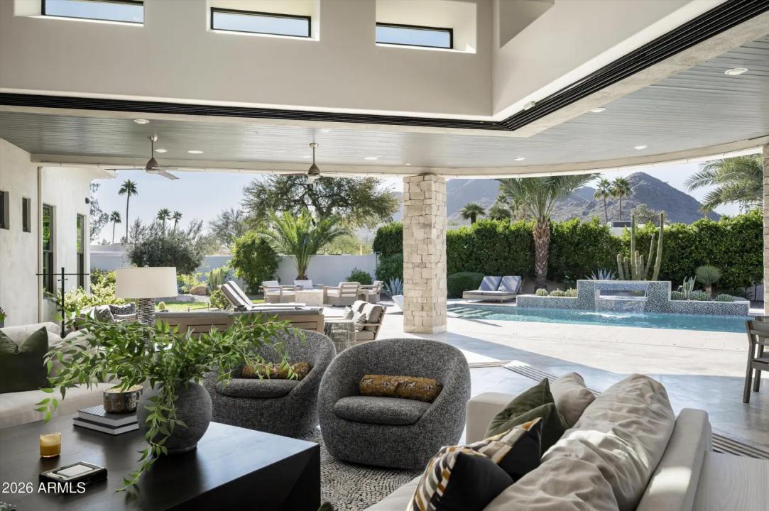 Real Estate Picture 5