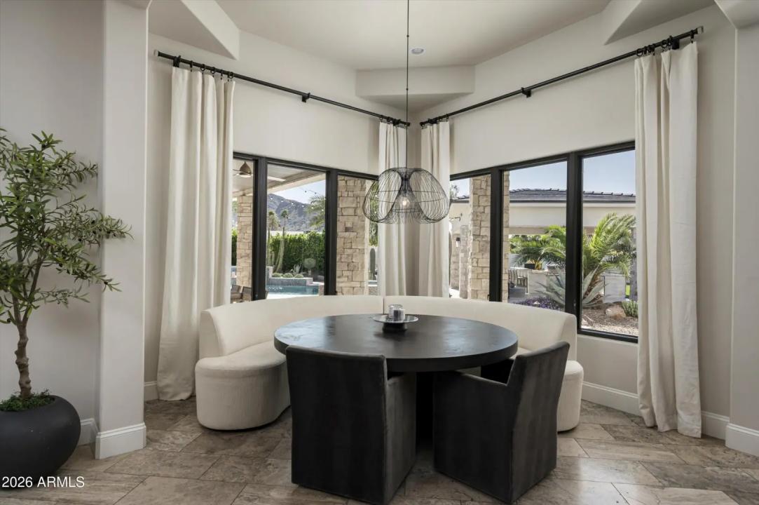 Real Estate Picture 9