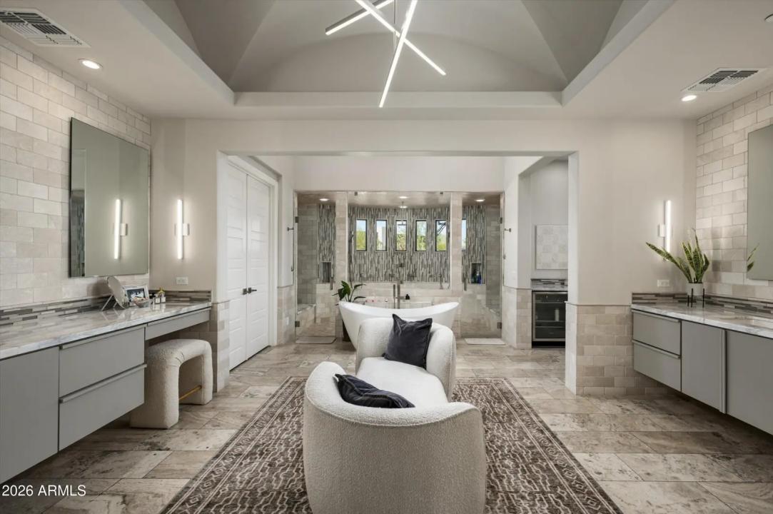 Real Estate Picture 17