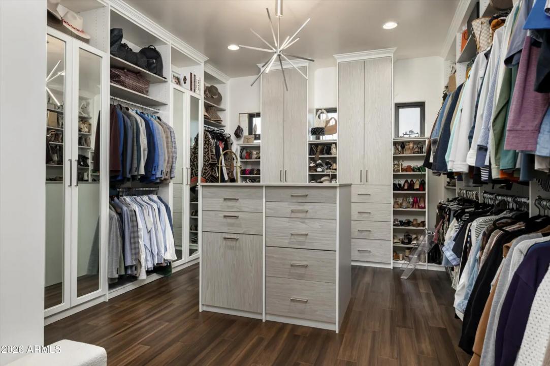 Real Estate Picture 18