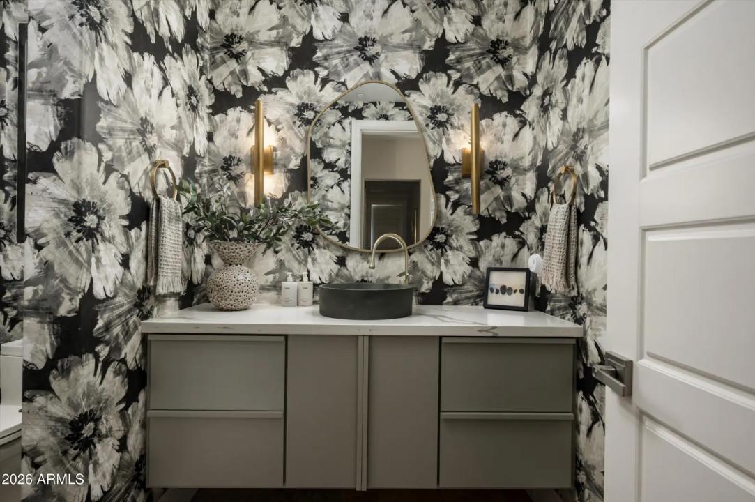 Real Estate Picture 19