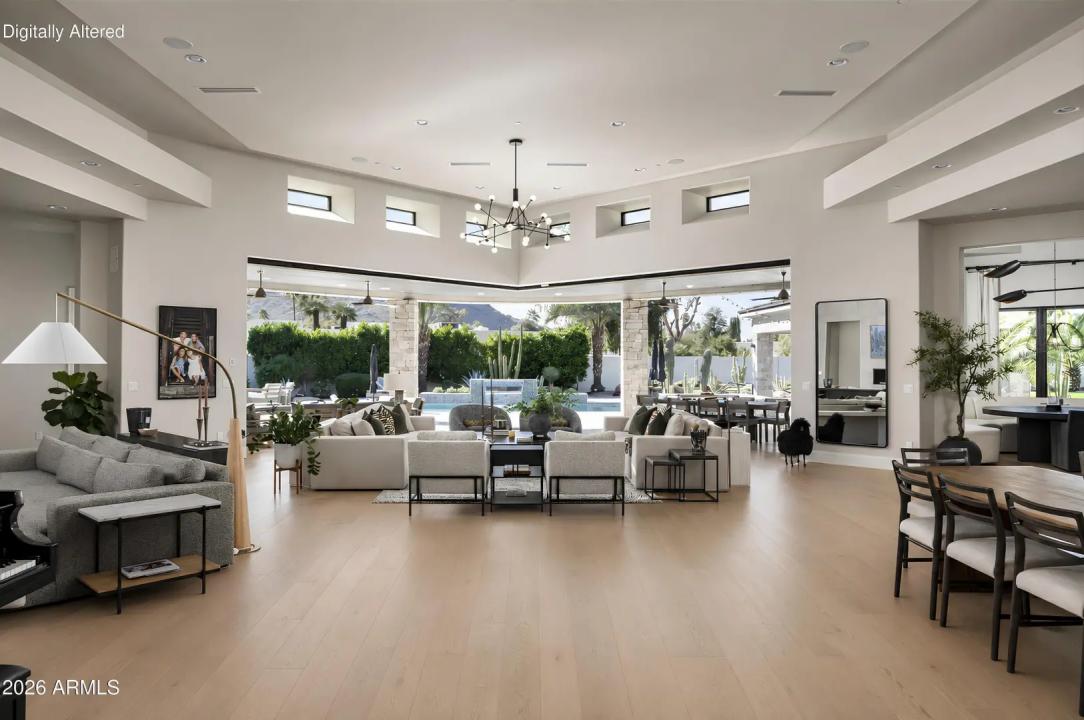 Real Estate Picture 4