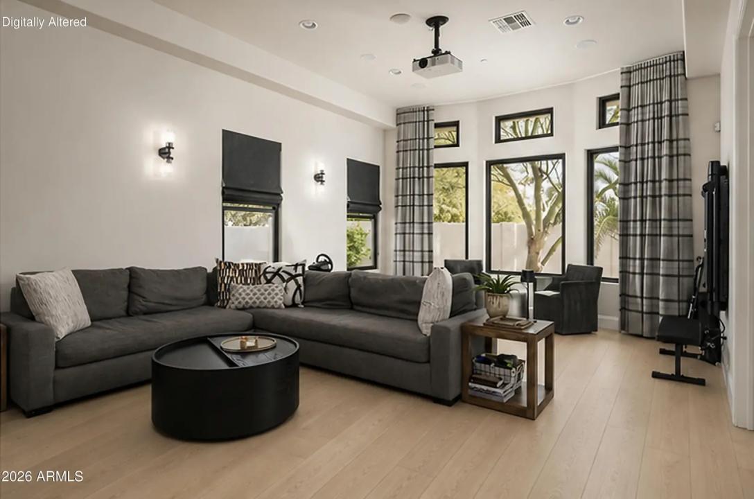 Real Estate Picture 20