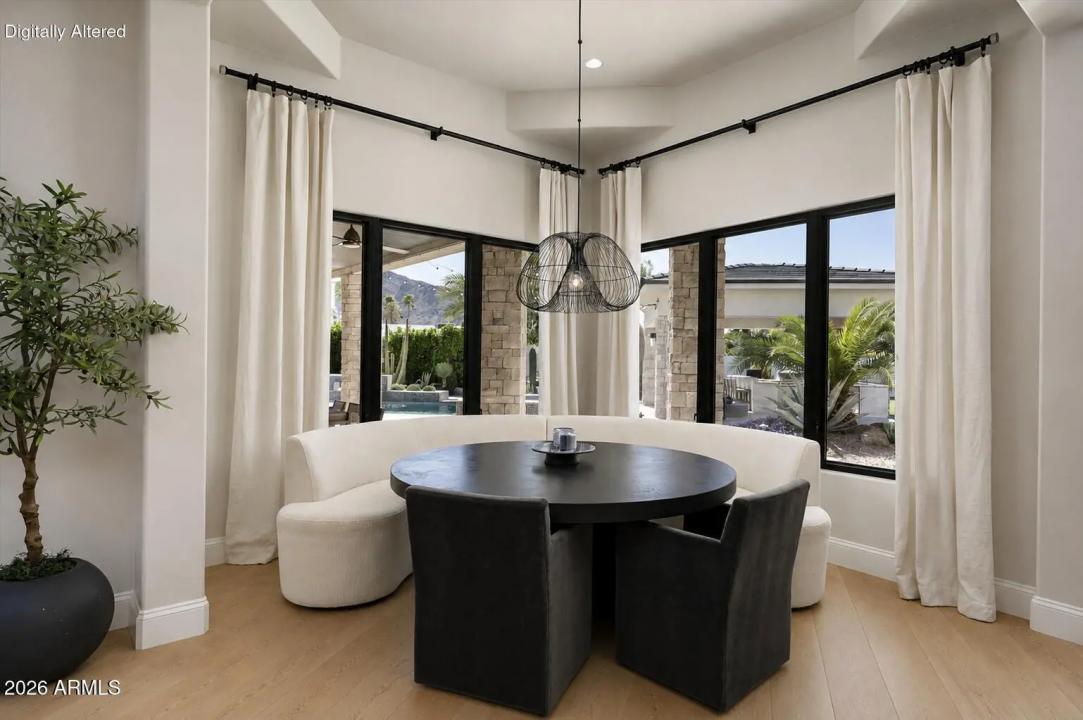 Real Estate Picture 8