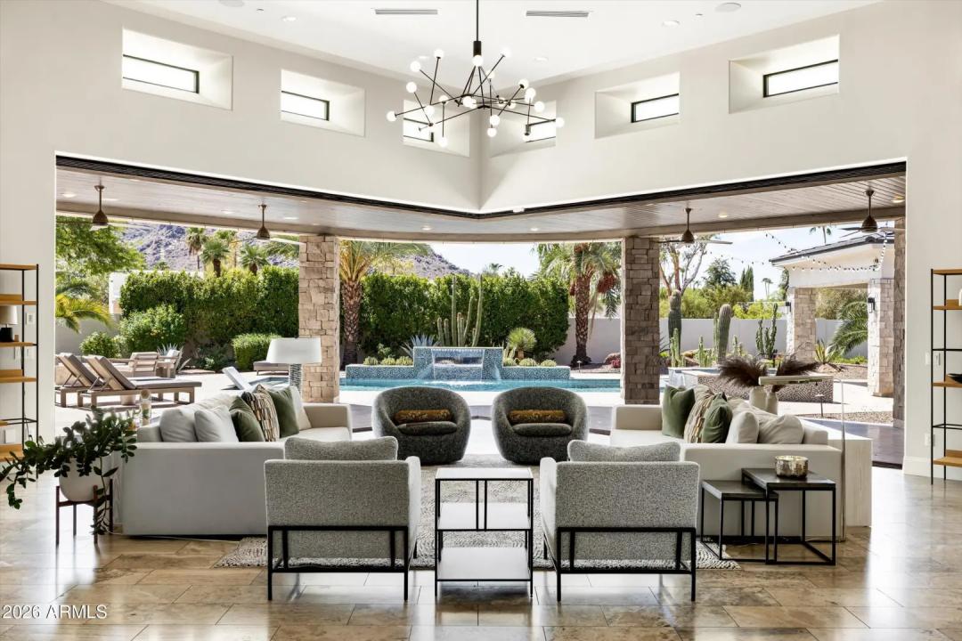 Real Estate Picture 4