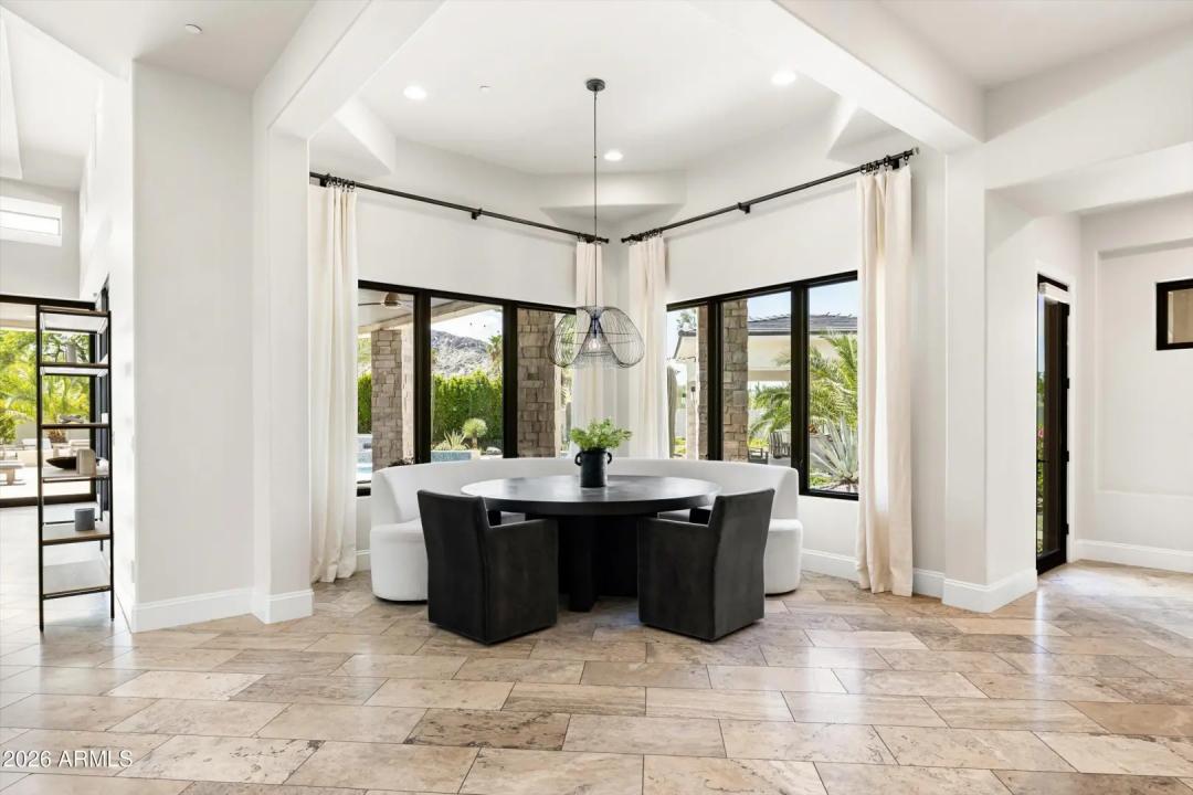 Real Estate Picture 11