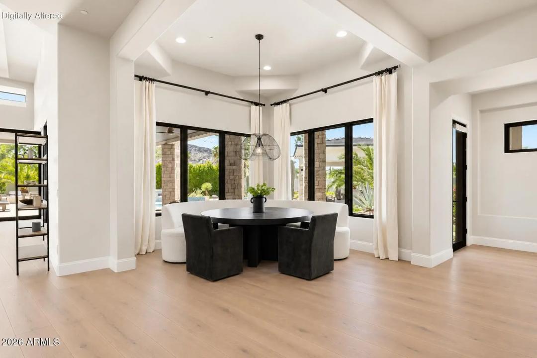 Real Estate Picture 12