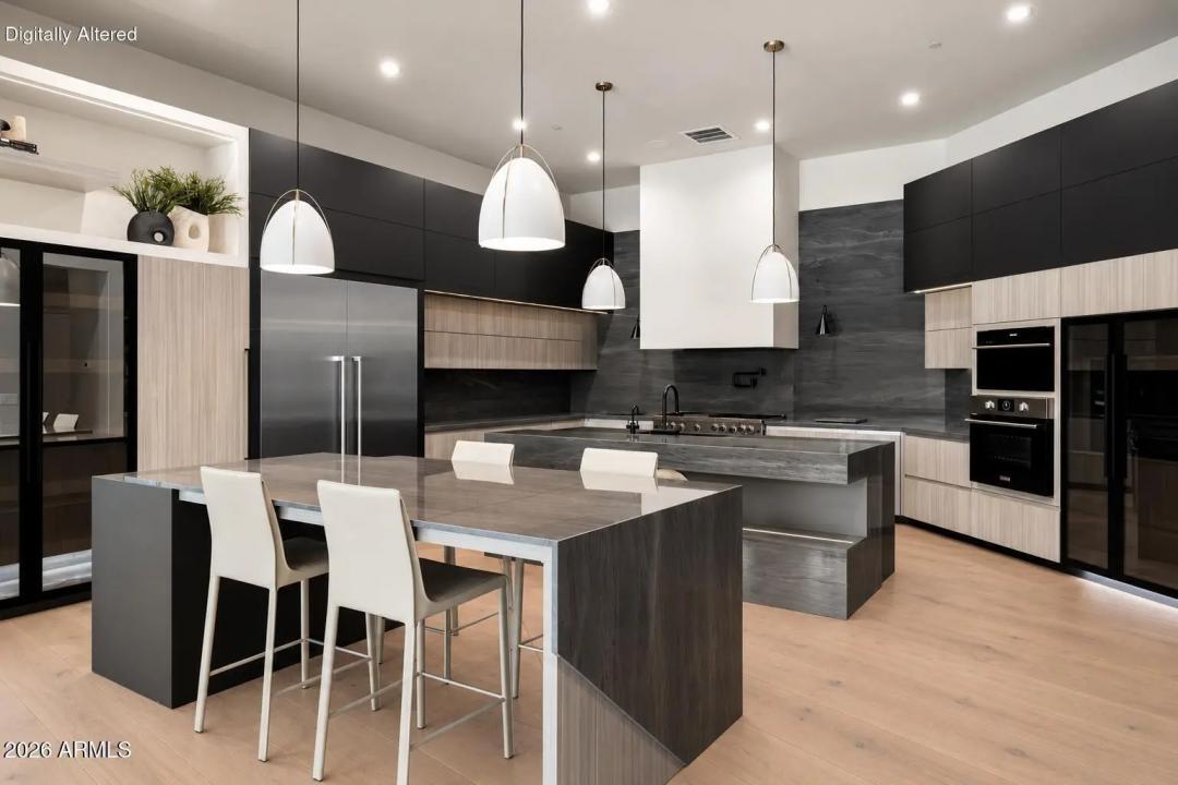 Real Estate Picture 14