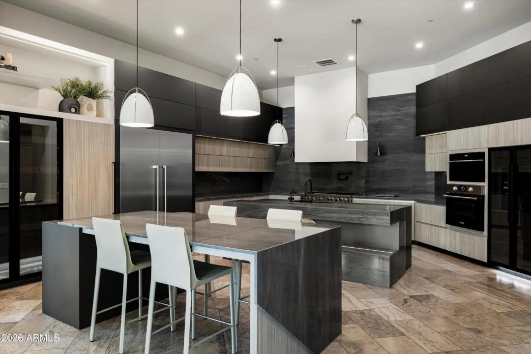 Real Estate Picture 13