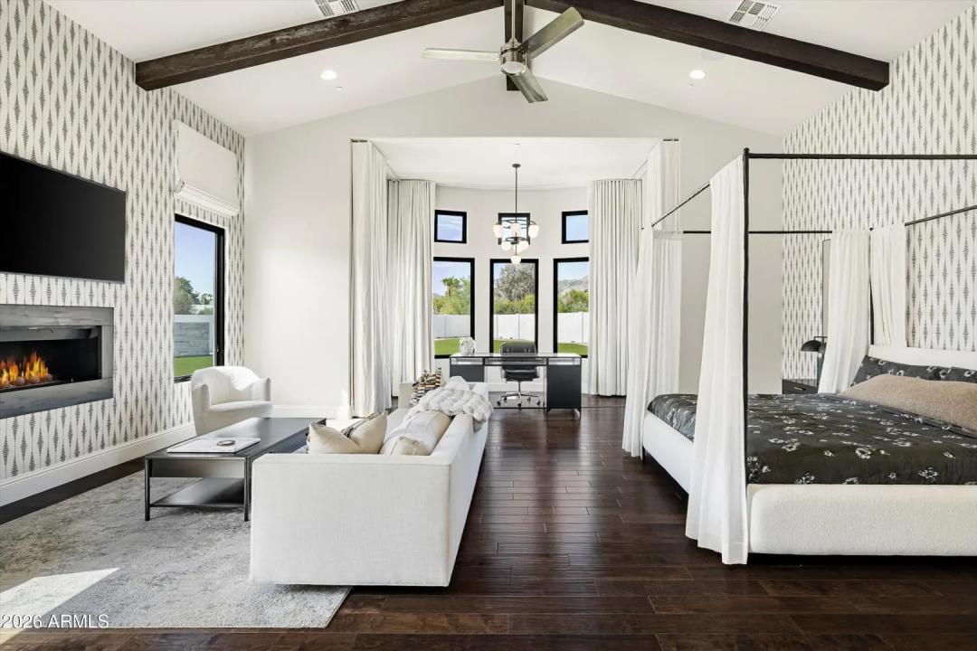 Real Estate Picture 19