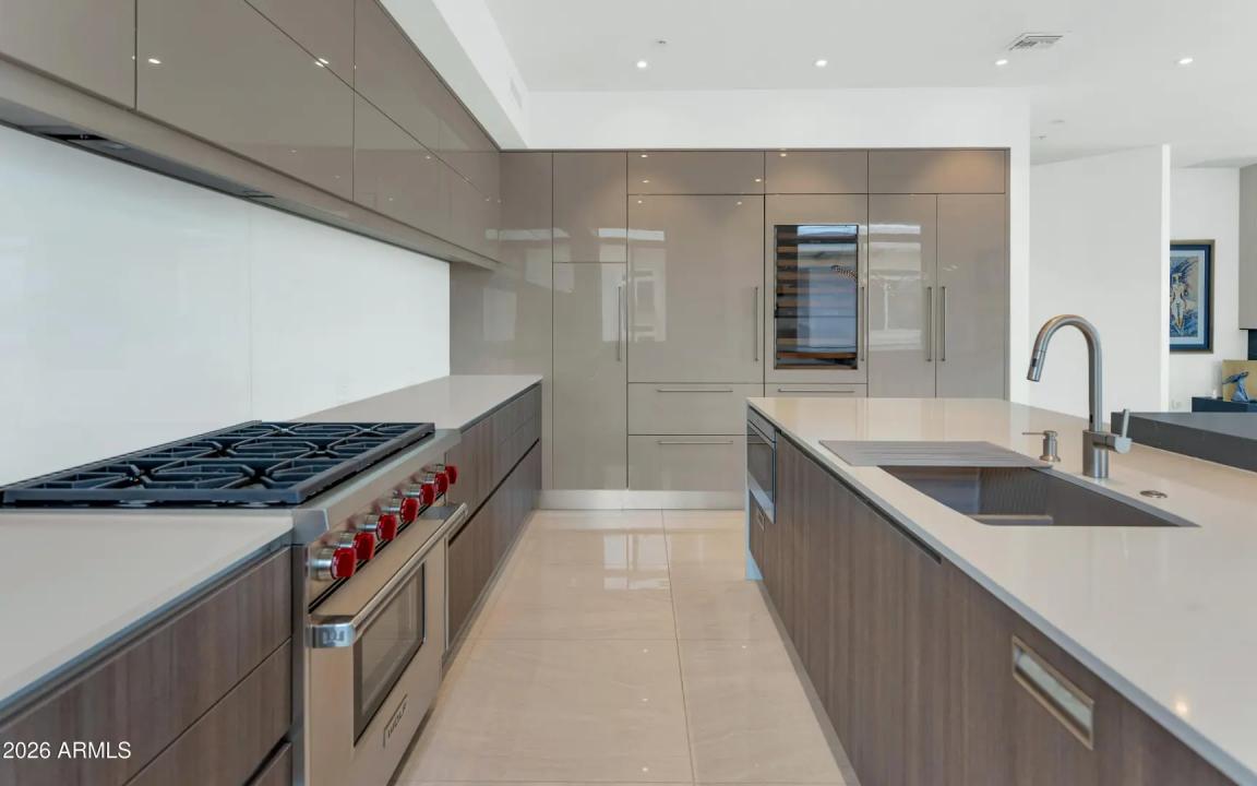 Real Estate Picture 7