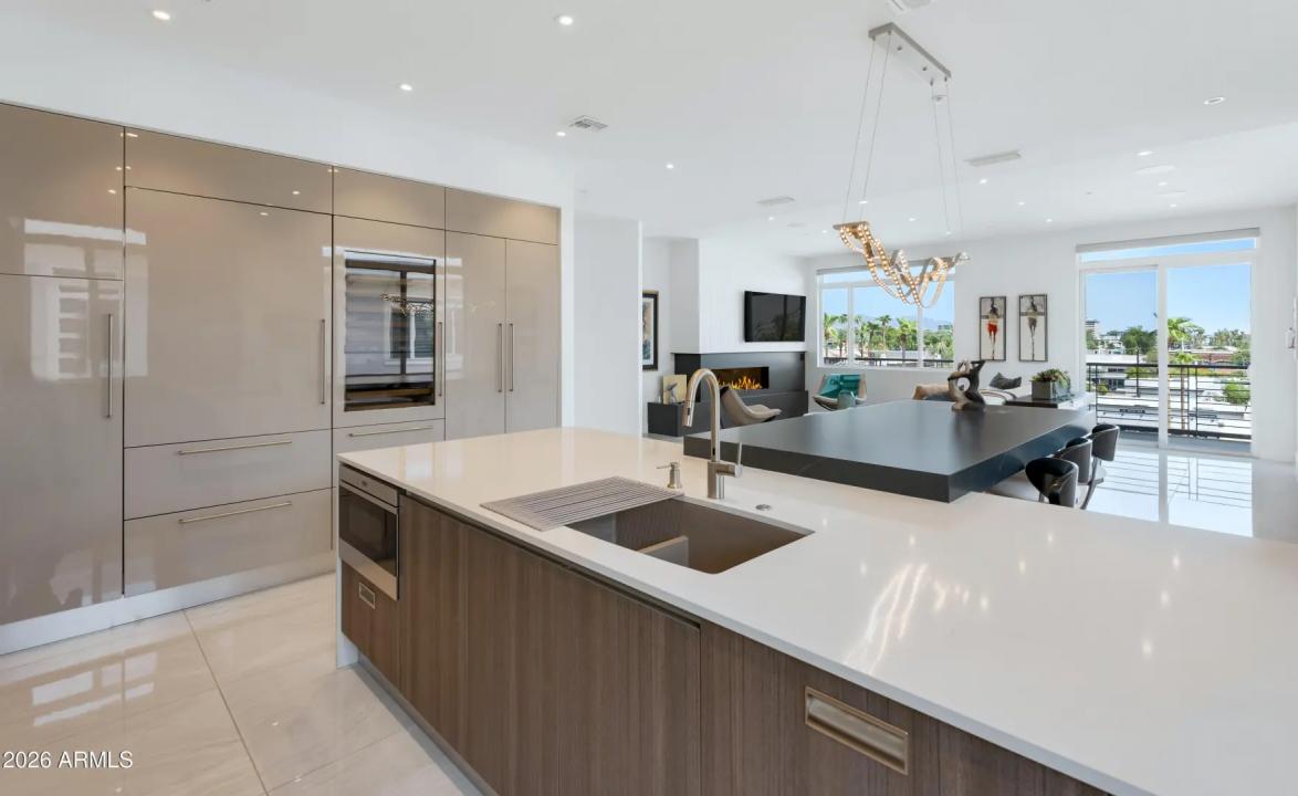 Real Estate Picture 5