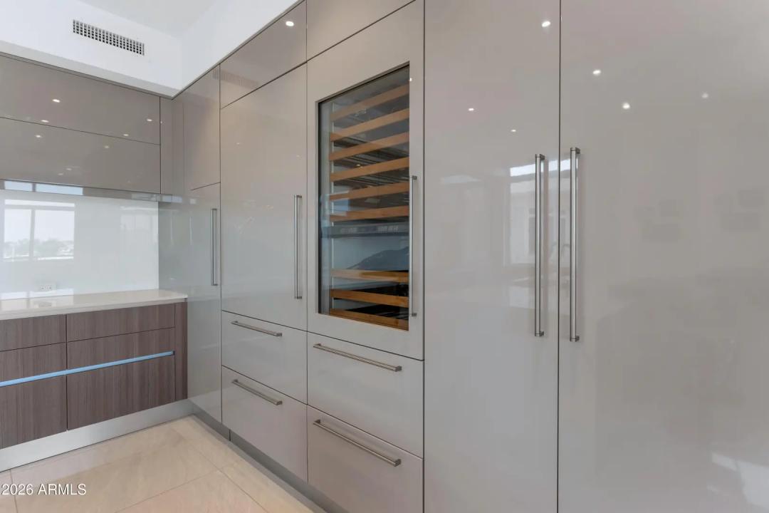 Real Estate Picture 6