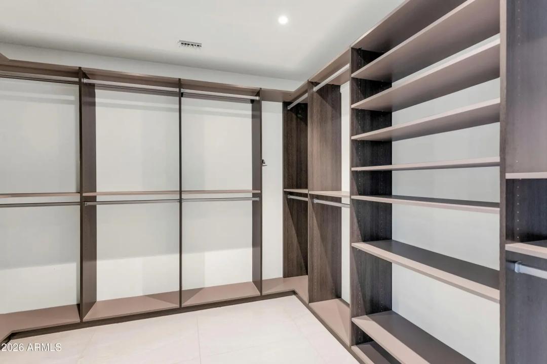 Real Estate Picture 11