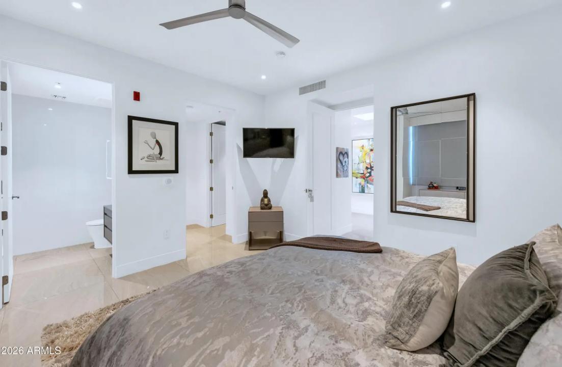 Real Estate Picture 15