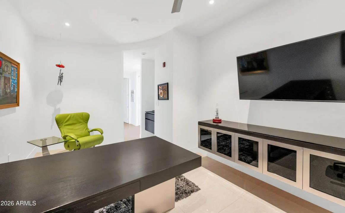 Real Estate Picture 18