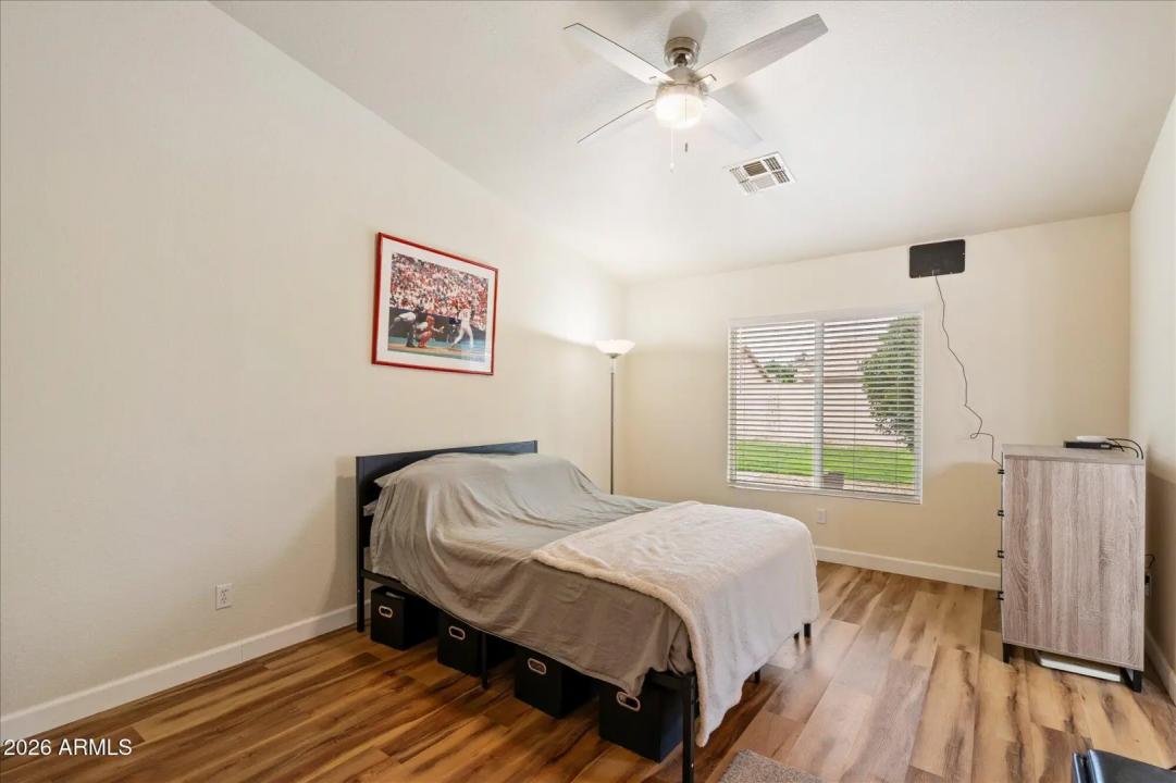 Real Estate Picture 10