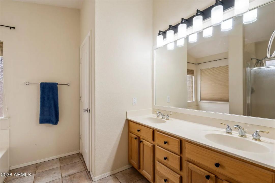 Real Estate Picture 12