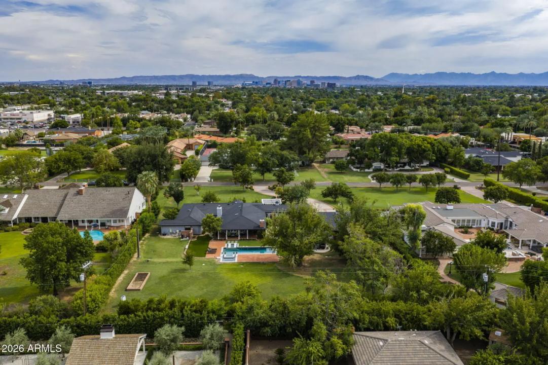 Real Estate Picture 32