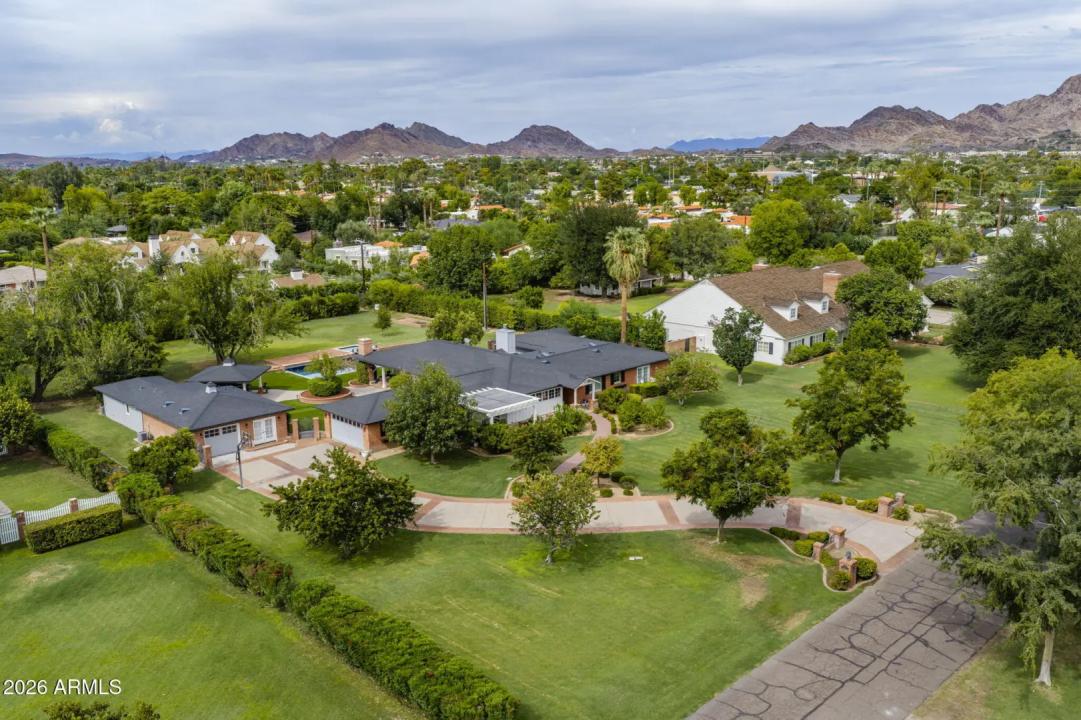 Real Estate Picture 33