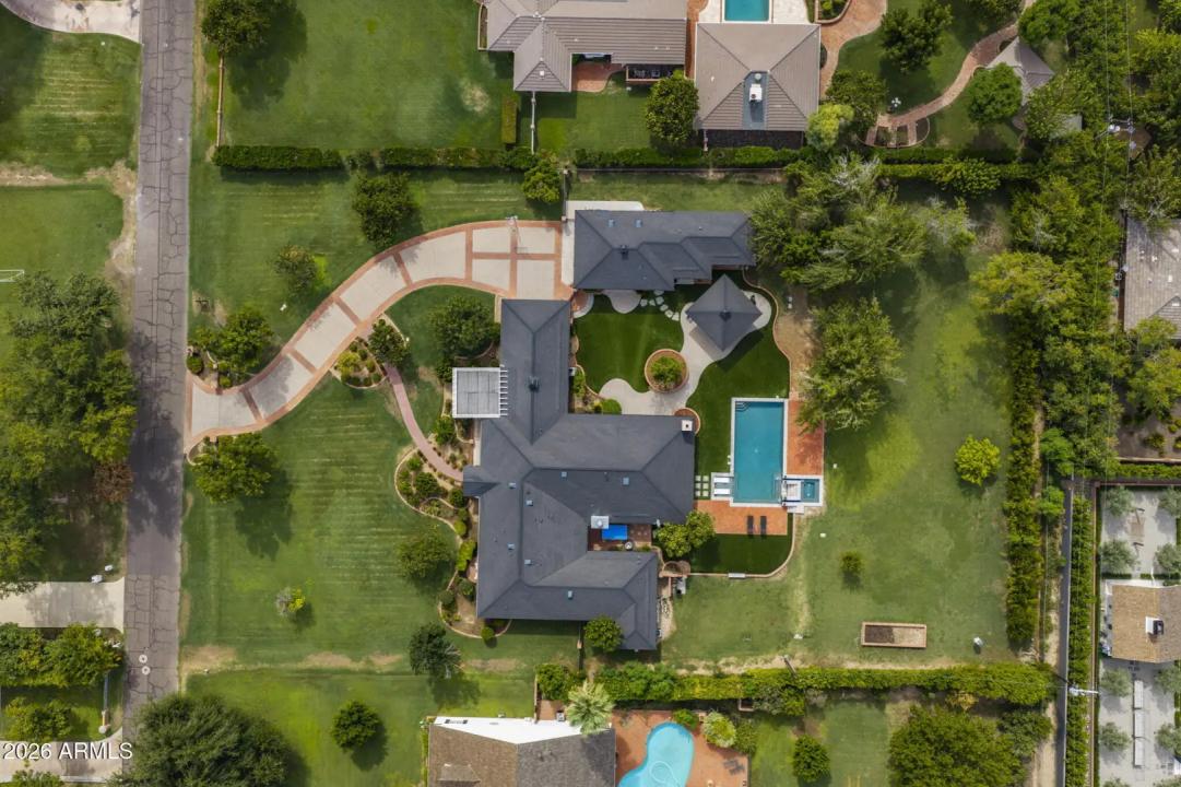 Real Estate Picture 37