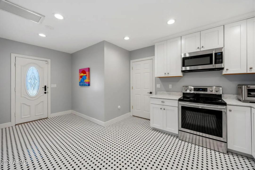 Real Estate Picture 56