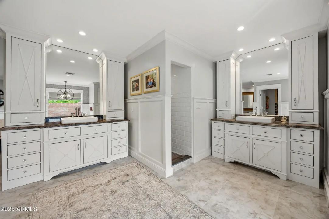 Real Estate Picture 43
