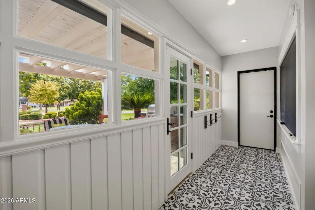 Real Estate Picture 16